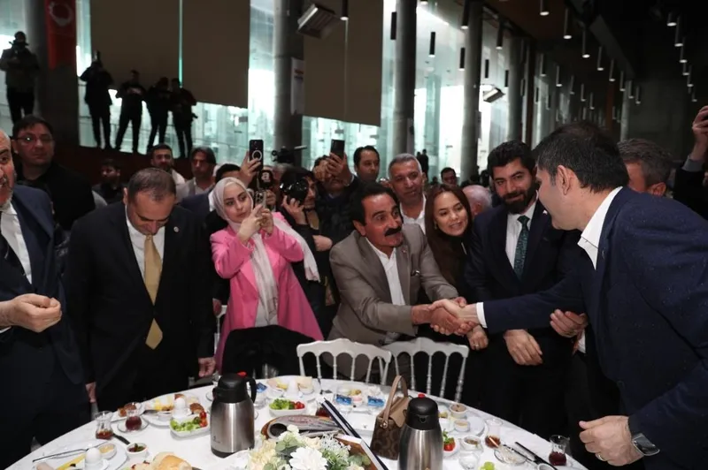 murat-kurumdan-ekrem-imamogluna-okkali-yanit-sen-git-liderim-dedigin-genel-baskanini-arkasindan-hancerlemeye-d-1709468113369.jpeg Murat Kurum'dan Ekrem İmamoğlu'na okkalı yanıt: Sen git ‘liderim’ dediğin genel başkanını arkasından hançerlemeye devam et-6