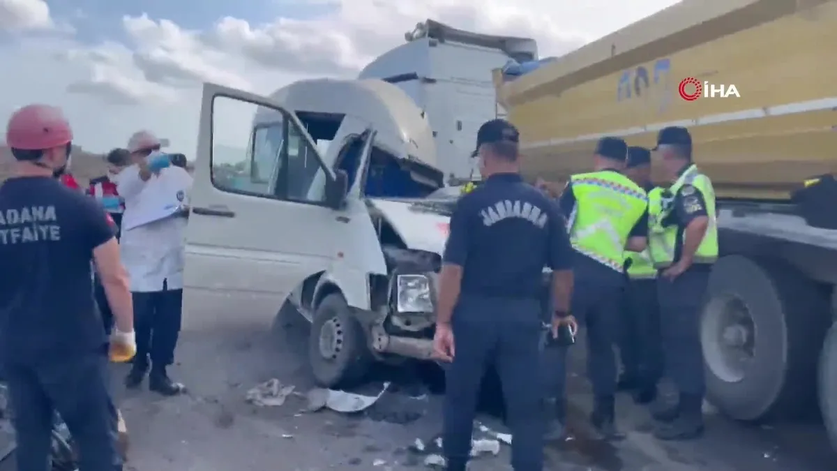 Adana Ceyhan trafik kazası: 4 ölü 6 yaralı!