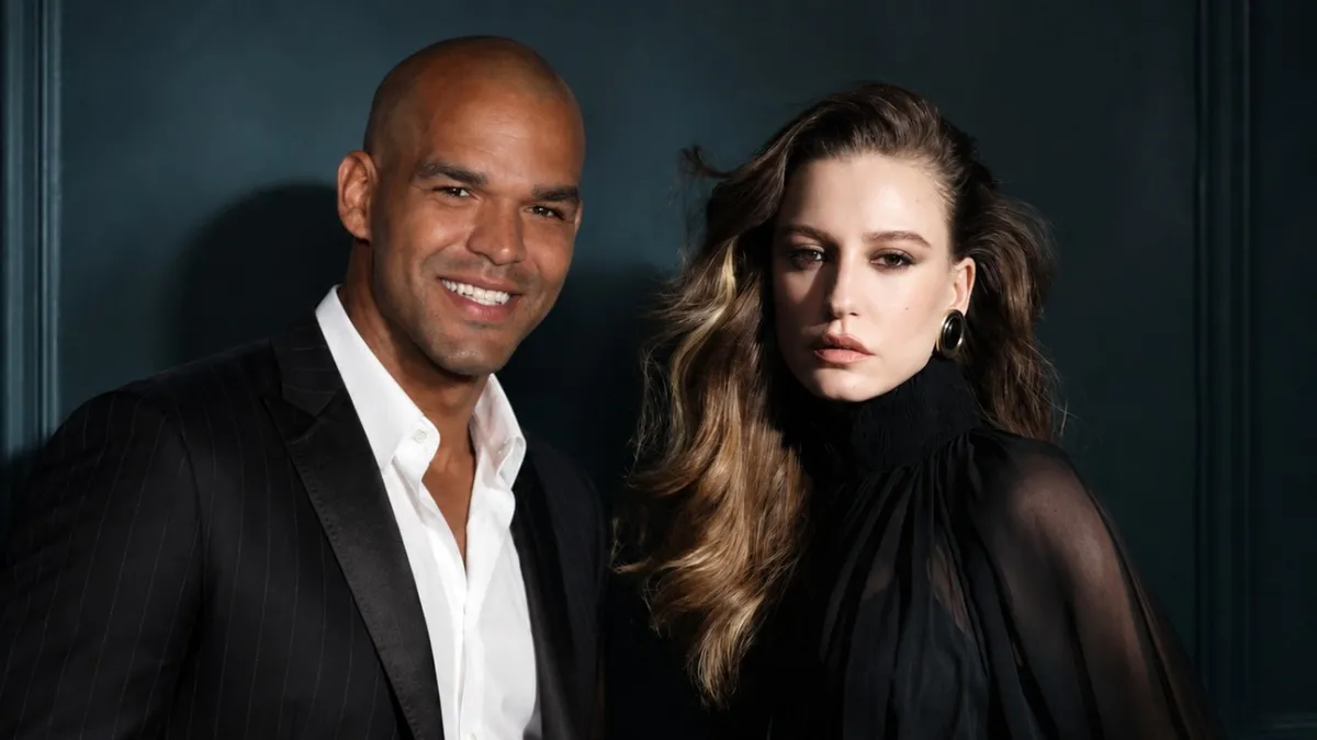 Prison Break dizisinin yıldızı Amaury Nolasco Türk oyuncularla aynı masada! Serenay Sarıkaya ile ortak proje mi geliyor?