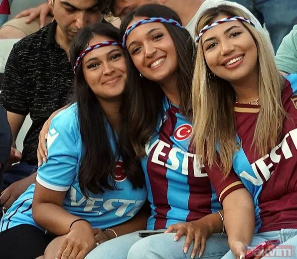 Yeri göğü boyadılar! Trabzonspor tribünleri görsel şölen yaşattı! - 6