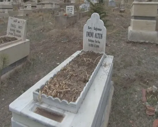 Ankara'da akılalmaz olay! 5 aylık bebek mezara gömülmüş şekilde bulundu-5