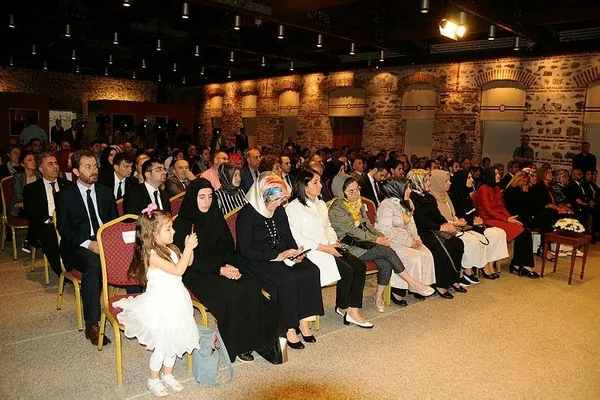 Bakan Albayrak İstanbul'da şehit yakınlarına yardım töreninde konuştu-3