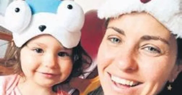 Güzel oyuncu Aslı Tandoğan kızı Arya ile Instagram'ı renklendirdi