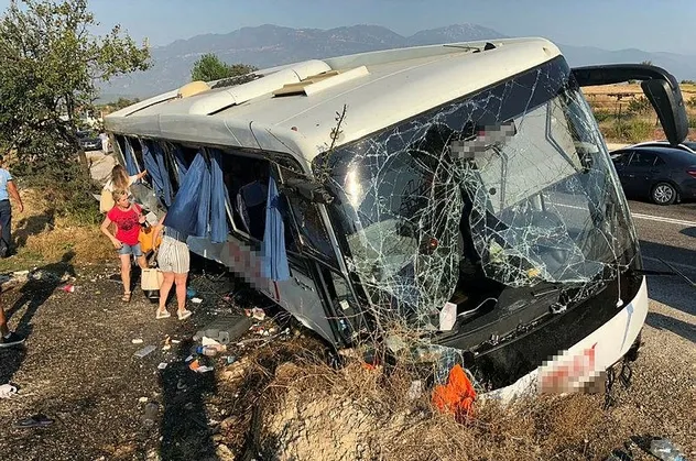 Muğla'da tur otobüsü kaza yaptı