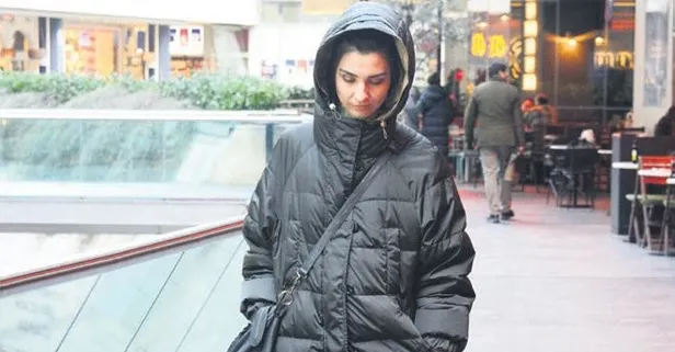 Tuba Büyüküstün adeta dondu