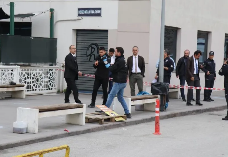 denizli-pamukkale-universitesi-hastanesinin-kafeteryasina-silahli-saldiri-2si-agir-7-yarali-1709305299901.jpeg 15 boş kovan bulundu | Denizli Pamukkale Üniversitesi Hastanesi'nin kafeteryasında dehşet: Çok sayıda yaralı var! Saldırının nedeni ne?-3