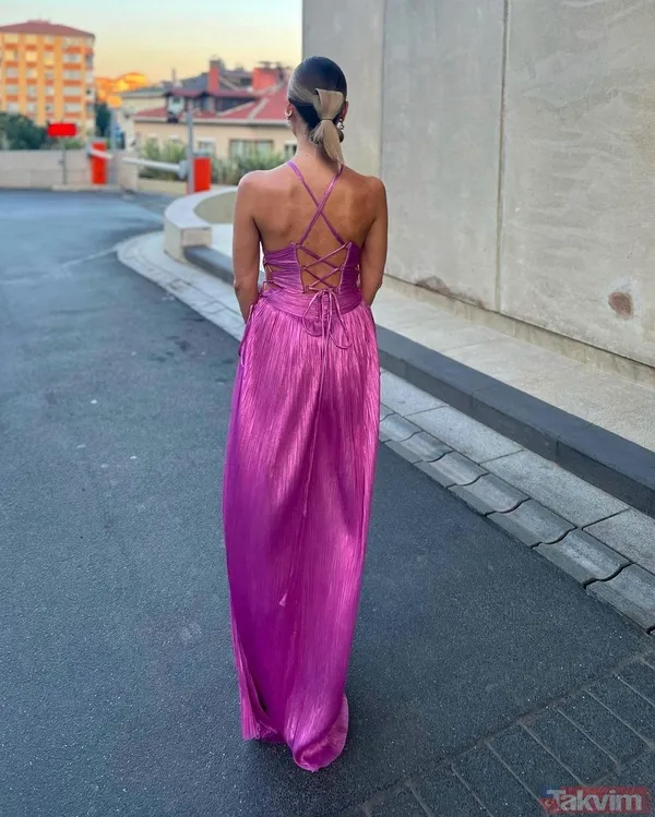 5 aylık hamile olan Nazlı Sabancı “Hamile stilim” diyerek derin dekoltesiyle karnı burnunda paylaştı! Arzu Sabancı’nın gelini... - 24