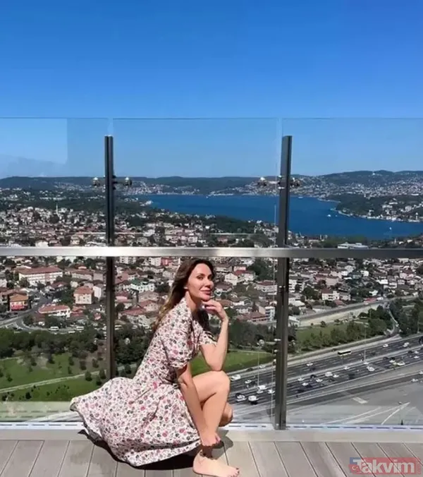 2 çocuk annesi Demet Şener’den yırtmaçlı elbisesi ile havalı pozlar! “Var mı daha güzeli?” deyip paylaştı! - 7