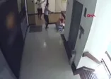 Annenin bebeğini kurtarma anı kamerada