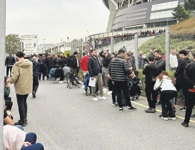 Kombine için sabahladılar