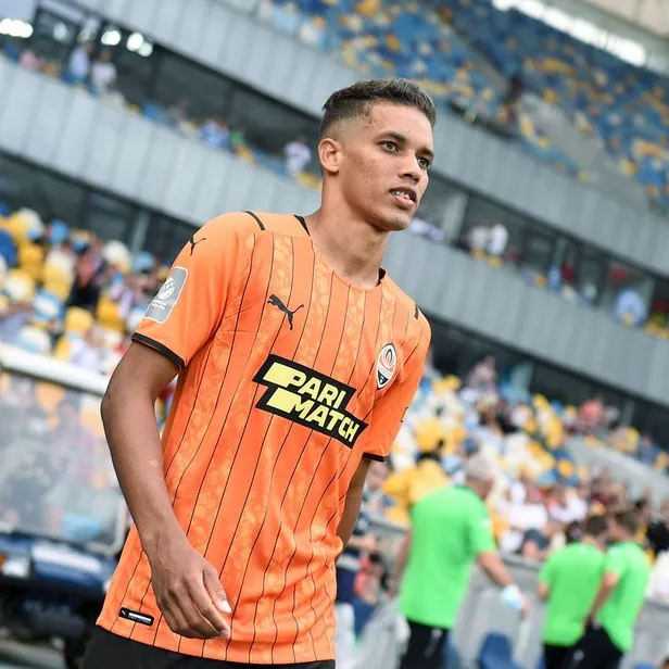 fenerbahce-krizi-firsata-cevirmek-icin-dugmeye-basti-shakhtar-ile-sozlesmesini-feshetmek-isteyen-pednrihonun-p-1646781634203.jpeg Fenerbahçe krizi fırsata çevirmek için düğmeye bastı! Shakhtar ile sözleşmesini feshetmek isteyen Pednriho'nun peşinde-3