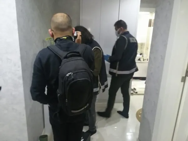 son-dakika-icisleri-bakanligi-duyurdu-dolandiricilara-karsi-buyuk-capli-cekirge-operasyonu-baslatildi-1634018989079.jpg Son dakika! İçişleri Bakanlığı duyurdu! Dolandırıcılara karşı büyük çaplı Çekirge operasyonu başlatıldı-4