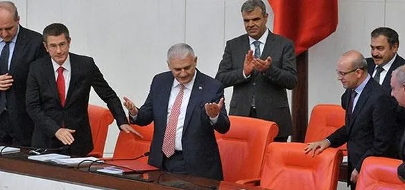 AK Parti Genel Başkanı ve İzmir Milletvekili Binali Yıldırım başkanlığında kurulan 65. Hükümet, 453 milletvekilinin katıldığı TBMM Genel Kurulunda 138 ret oyuna karşılık, 315 oyla güvenoyu aldı