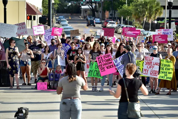 abdde-kurtaj-krizi-gundemde-kadinlar-kurtaj-hakki-icin-sokaklarda-1651731834813.jpg ABD'de kürtaj krizi gündemde! Kadınlar kürtaj hakkı için sokaklarda-4