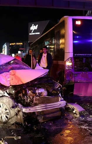 Son dakika: İstanbul Ataşehir'de trafik kazası: 2'si ağır 3 yaralı
