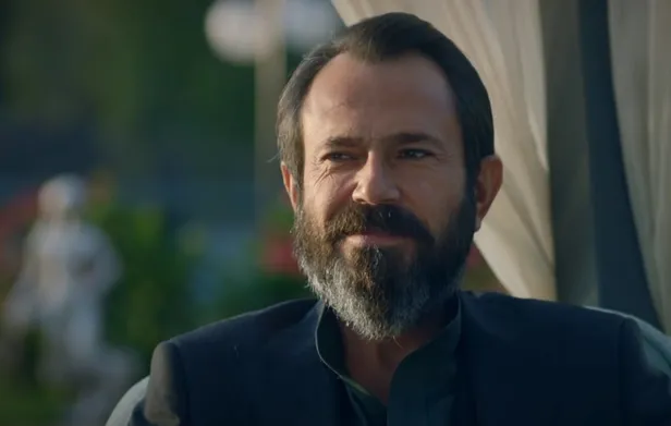 edhoda-kimsesiz-yasar-olarak-destanlar-yazmisti-yeni-roluyle-dusmanlarinin-ensesinde-boza-pisiriyor-1605284389351.jpg EDHO'da Kimsesiz Yaşar olarak destanlar yazmıştı! Yeni rolüyle düşmanlarının ensesinde boza pişiriyor-5