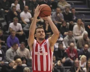 Bogdanovic gidiyor Guduric geliyor