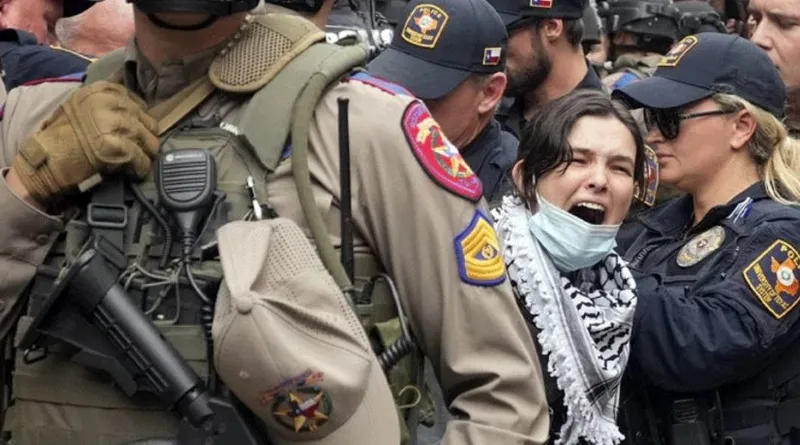 abdde-ogrenci-siddeti-kampusun-etrafi-sarildi-polis-israili-protesto-eden-guney-california-universitesinde-kam-1714928137971.jpg ABD'de Filistin şiddeti durmuyor! Kampüsün etrafı sarıldı! Polis Güney California Üniversitesi'nde kampüsü dağıttı!-2