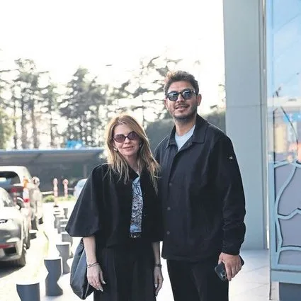Alışveriş turuna çıkan Pelin Karahan ve Bedri Güntay uyumlarıyla dikkat çekti!