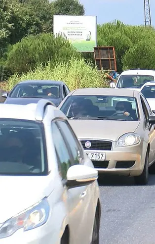 İstanbullular oraya akın etti! Kilometrelerce araç kuyruğu oluştu