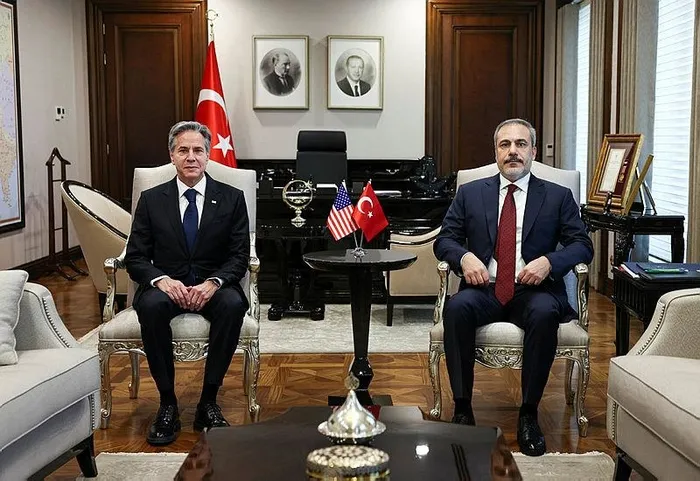 Dışişleri Bakanı Hakan Fidan kendisine sarılmak isteyen ABD'li mevkidaşı Blinken'ı engellemişti! Nedeni ortaya çıktı-1