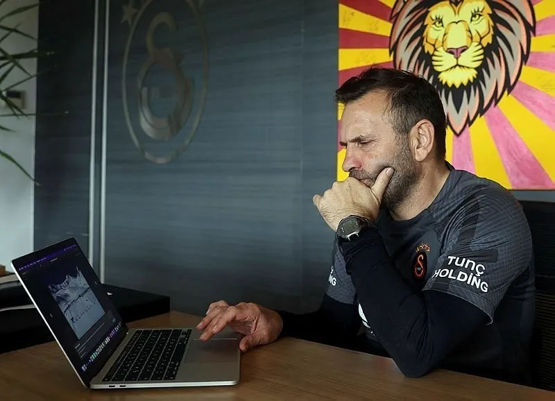 Derbi sonrası flaş karar! Okan Buruk o isimlerin biletini kesti - 8