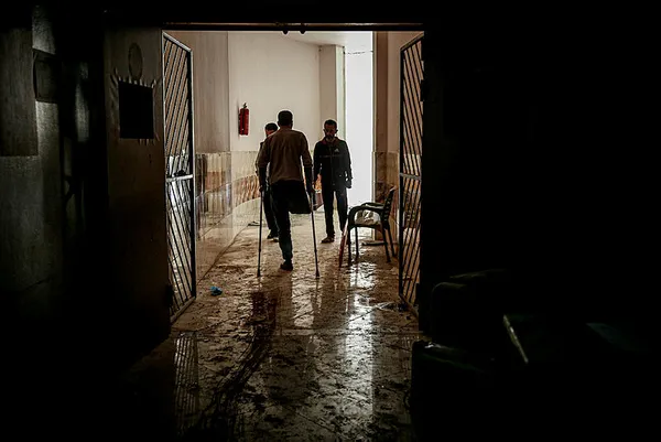 esed-rejiminin-halepte-hastaneyi-vurmasi-binlerce-suriyeli-sivili-magdur-etti-jenerator-odasi-acil-bolumu-dogumhane-ve-bircok-klinik-kullanilamaz-hale-1616440773920.jpg Esed'in Halep'te hastaneyi vurması binlerce Suriyeli sivili mağdur etti: Jeneratör odası, acil bölümü, doğumhane...-2