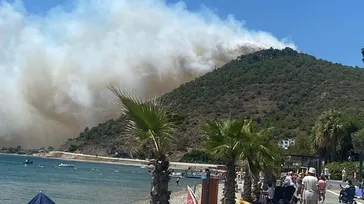 Altınoluk'ta ayrı ayrı noktalarda çıkan orman yangını kamerada! Alevler büyüyor