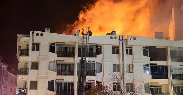 Sivas’ta dershane bulunan binada çatı yangını: 1 öğretmen öldü