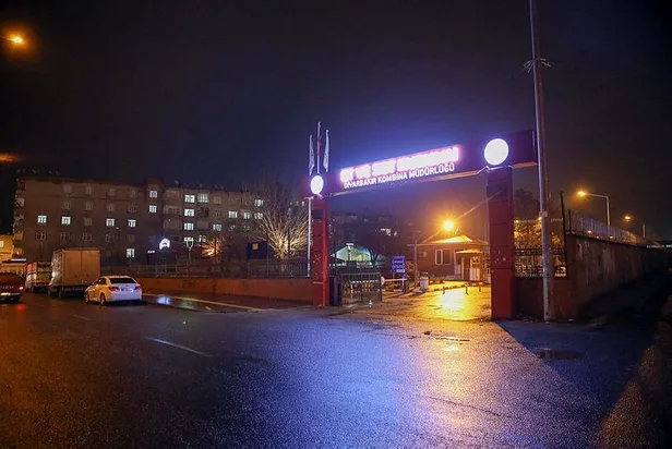 Diyarbakır'da ilçe emniyet müdürlüğüne el yapımı patlayıcıyla saldırı-3