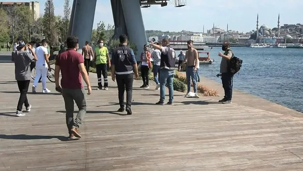 İstanbul Haliç’te facianın eşiğinden dönüldü! Fotoğraf çekerken boğuluyordu!-4