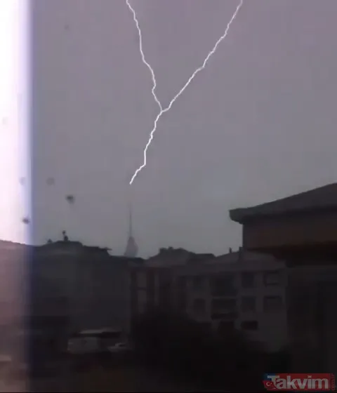 İstanbul'da Çamlıca Kulesi'ne yıldırım düştüğü anlar kamerada - 5