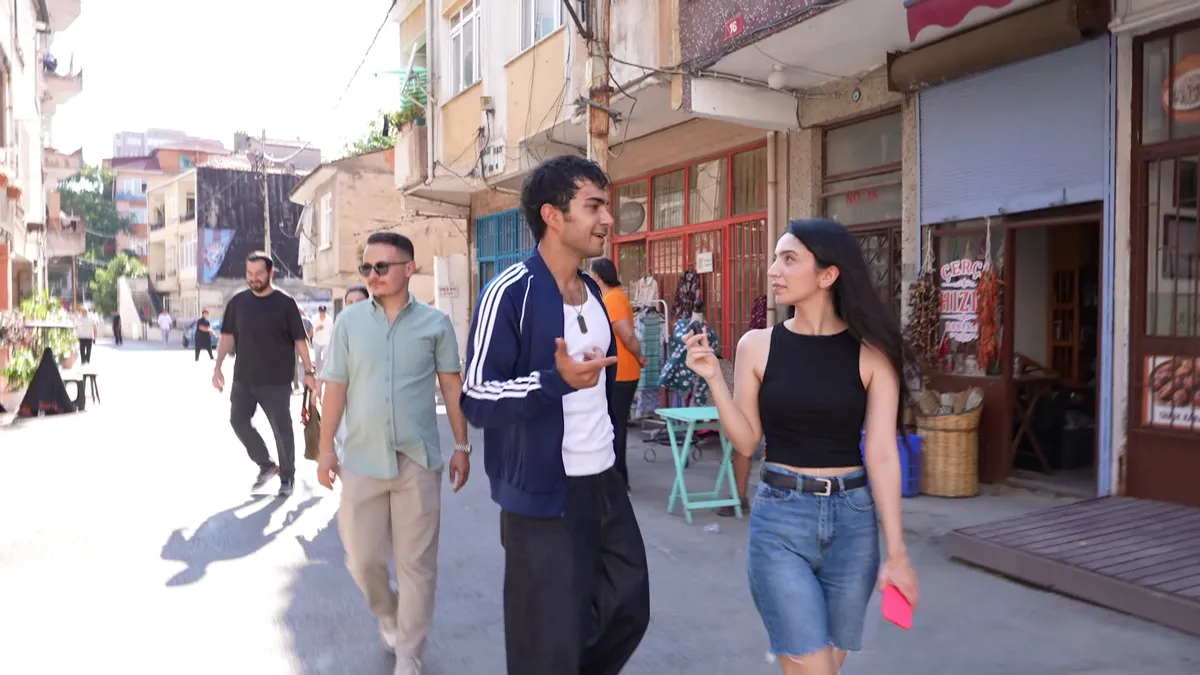 alti-ustu-istanbulun-emiri-rahimcan-kapkaptan-ziyankar-turu-1786781279683.jpg Altı Üstü İstanbul’un Emir’i Ziyankar’ın kapılarını açtı: Rahimcan Kapkap’tan sır paylaşımı ve dövüş eğitimi itirafı-4
