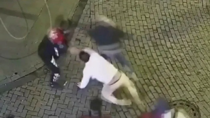 1703407441353.jpeg Atilla Taş ve eşinin polise saldırdığı anlar kameraya anbean yansıdı!-3