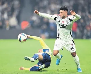 Alkışlar Chamberlain’e