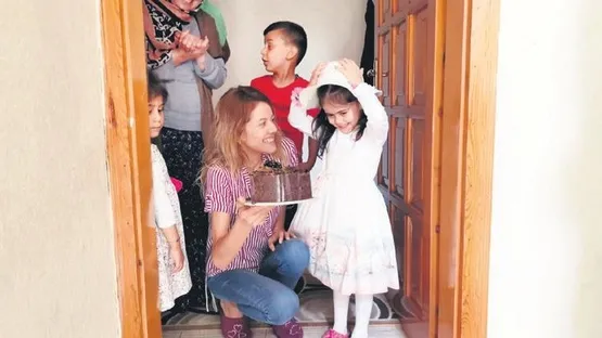 vefali-dost-1588553471840.jpeg Vefa Destek Grubu'ndan vatandaşlara evlilik yıldönümü ve doğum günü sürprizi-2