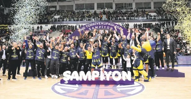 Efes’i deviren Fenerbahçe kupanın sahibi oldu