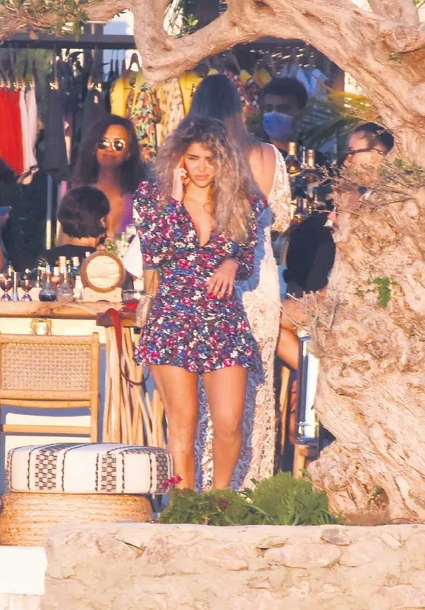 Bodrum'da oyuncu Öykü Çelik'in başrolde olduğu partide, skandal görüntüler vardı-4