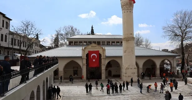 Asırlık emanet Kadir Gecesi’nde yeniden ayakta: Ulu Cami ibadete açıldı