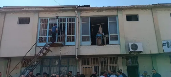 ayakkabi-atolyesinde-patlama-baba-yaralandi-oglu-oldu-1662386307922.jpg Ayakkabı atölyesinde patlama: 1 ölü, 1 yaralı-2