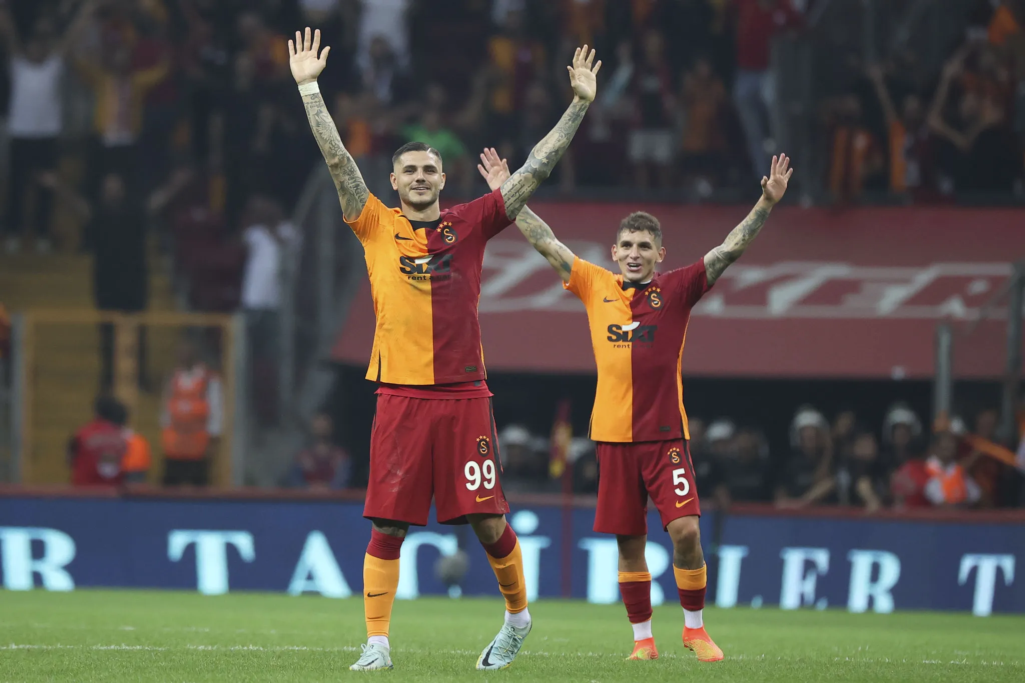 Galatasaray'da Okan Buruk'tan iki yıldıza flaş uyarı! - 10