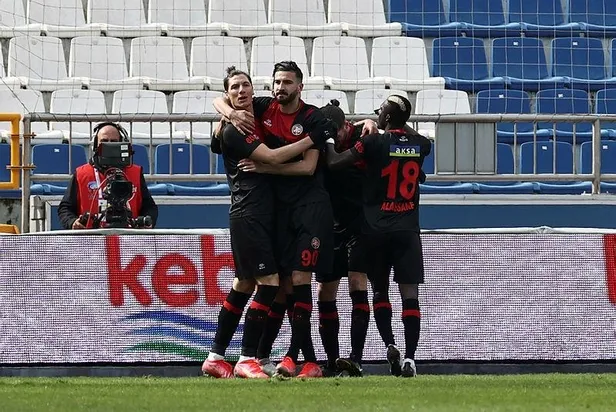 Kasımpaşa'da 5 gollü müthiş maç! | Kasımpaşa: 3-2 Fatih Karagümrük (Maçın özeti ve golleri)-4
