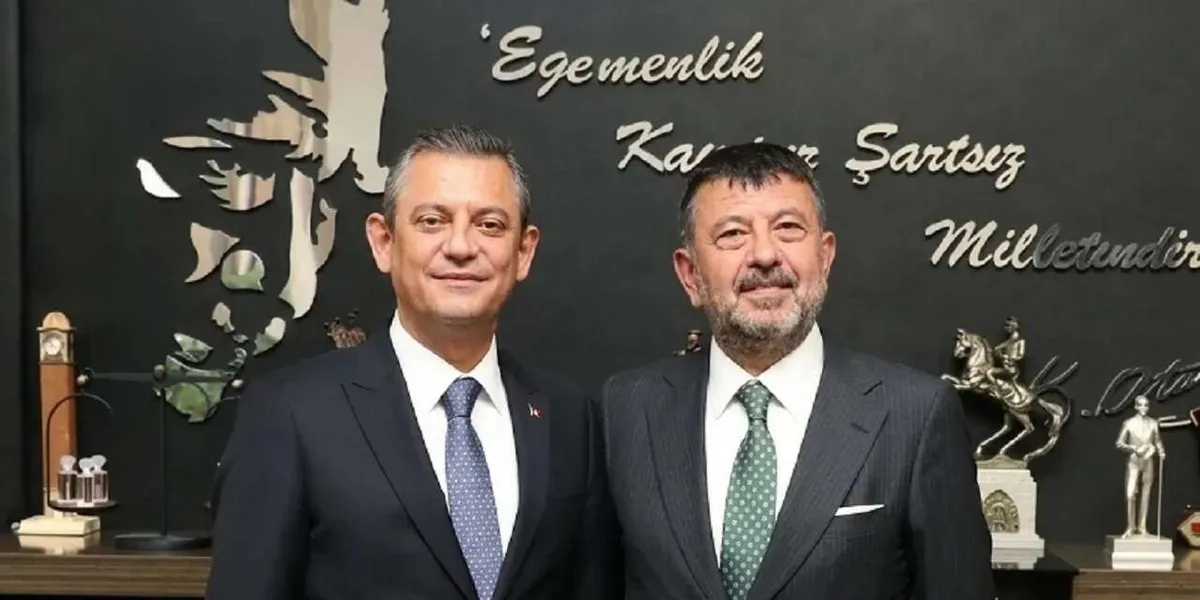 ozgur-ozel-yeni-partide-azinliga-dustu-silivri-gudumlu-dilek-imamoglu-operasyonu-hem-kavga-hem-siyasi-eyyamcil-1786518531319.jpeg Özgür Özel YENİ Parti'de azınlığa düştü! Silivri güdümlü "Dilek İmamoğlu" operasyonu: Hem kavga hem siyasi eyyamcılık-2