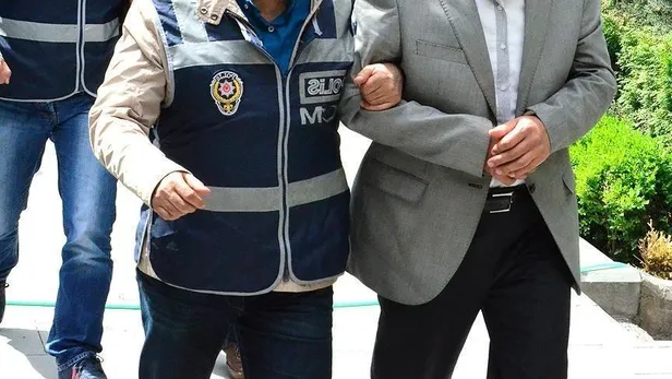 yurdun-dort-bir-yaninda-feto-ile-kesintisiz-mucadele-cok-sayida-gozalti-var-1694592651762.jpeg Yurdun dört bir yanında FETÖ ile kesintisiz mücadele! Çok sayıda gözaltı var-5