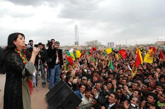 Sırtını Kandil'deki teröristlere dayayan HDP'li Pervin Buldan'dan tehdit dolu sözler!