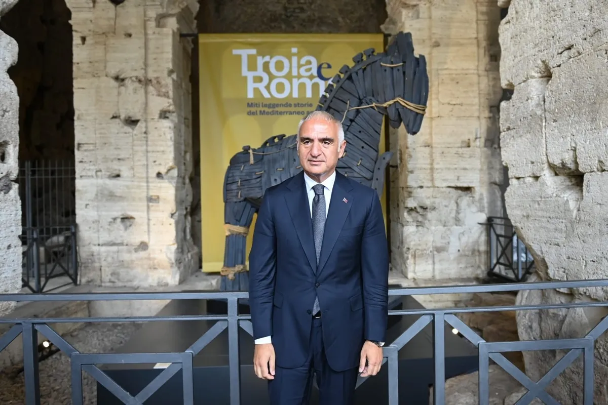 1781192944306.jpeg Bakan Ersoy Roma'dan duyurdu: Troya'nın eşsiz mirası Kolezyum'da-6