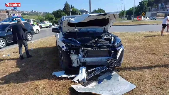 Samsun’da kavşakta feci çarpışma! 4 kişi yaralandı
