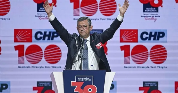 CHP'de kavga çok büyük! Özgür Özel'den İmamoğlu'na karşı gövde gösterisi: İstanbul'da toplantıya gitmedi İzmir'de adayları açıklayacak