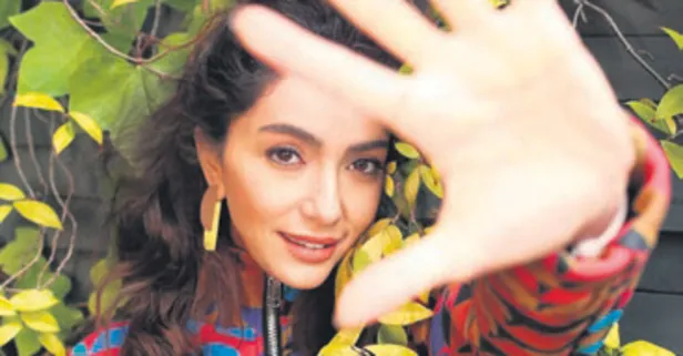 'Gel Dese Aşk''ın yıldızı Öykü Gürman'dan renkli paylaşım