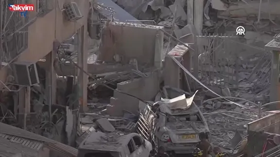 İran füzeleri Tel Aviv’i vurdu